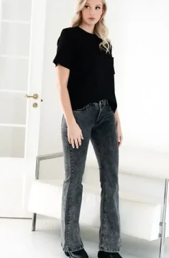 Ahlvar Gallery - Okaya Tee Black