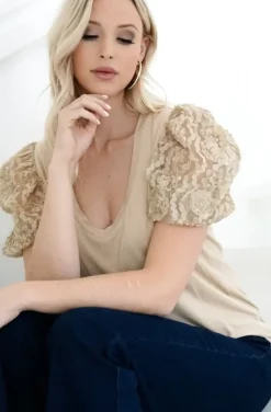 Blond Hour - Flower Top - Sand