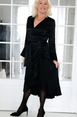 Blond Hour <3 Susanne Nordström - The Perfect Wrap Dress - Viscose Black
