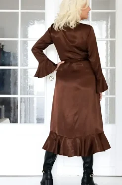Blond Hour <3 Susanne Nordström - The Perfect Wrap Dress viscos - Chocolate