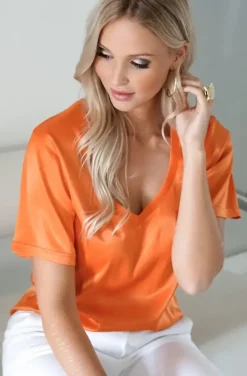 Blond Hour - The Perfect Shiny Tshirt V-neck - Orange