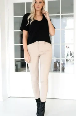 Blond Hour - The perfect v-neck tshirt - Black