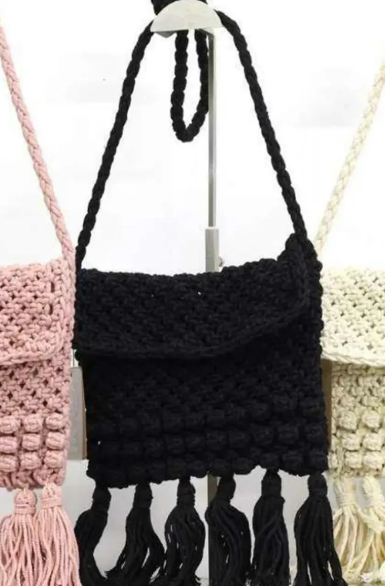 Mixed Brands - Crochet bag with fringes 1321 - Black