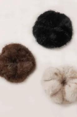 Mixed Brands - Fake fur Scrunchie M06 - Black