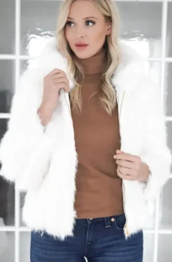Mixed Brands - Faux Fur Jacket with hood M07 - White