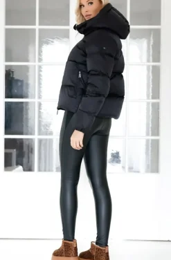 Monel - Val Cenis Short No Neck-logo - Black