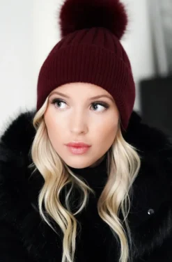 Plain Vanilla - Beanie with faux fur pompom - Bordeaux