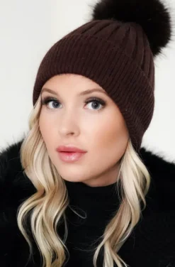 Plain Vanilla - Beanie with faux fur pompom - Chocolate
